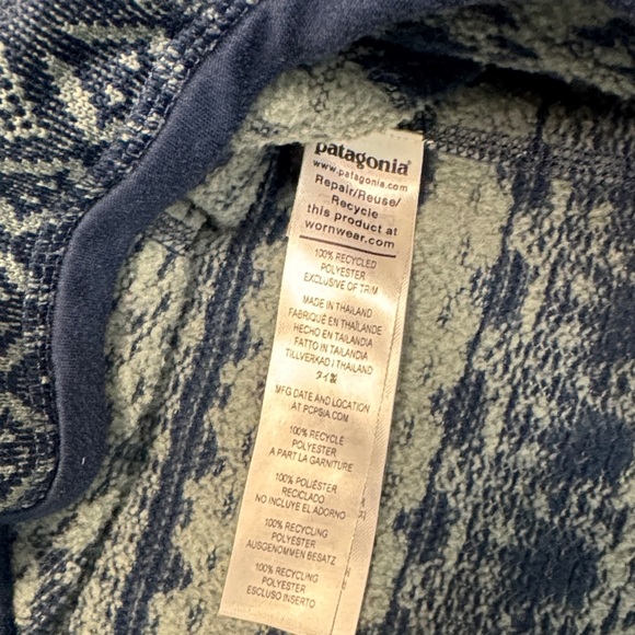 Patagonia Men’s 2 tone blue Patterned Zip Up Sweater - Picture 6 of 11